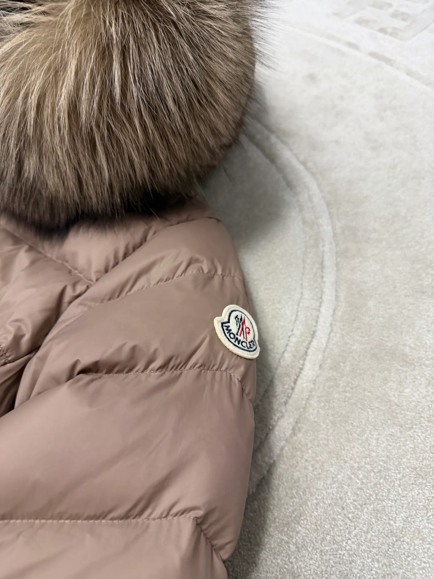 MONCLER Cupidone : ， ， ， ， 。 A : ， ， 。 | ， : ， 。 Quality : ， ， 。 ， ： White Black Size：1234
